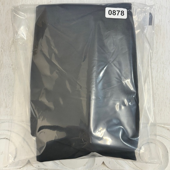 Everlane The Lightweight Button Fly Wide Leg High Rise Chino Pants in Black - Picture 10 of 10